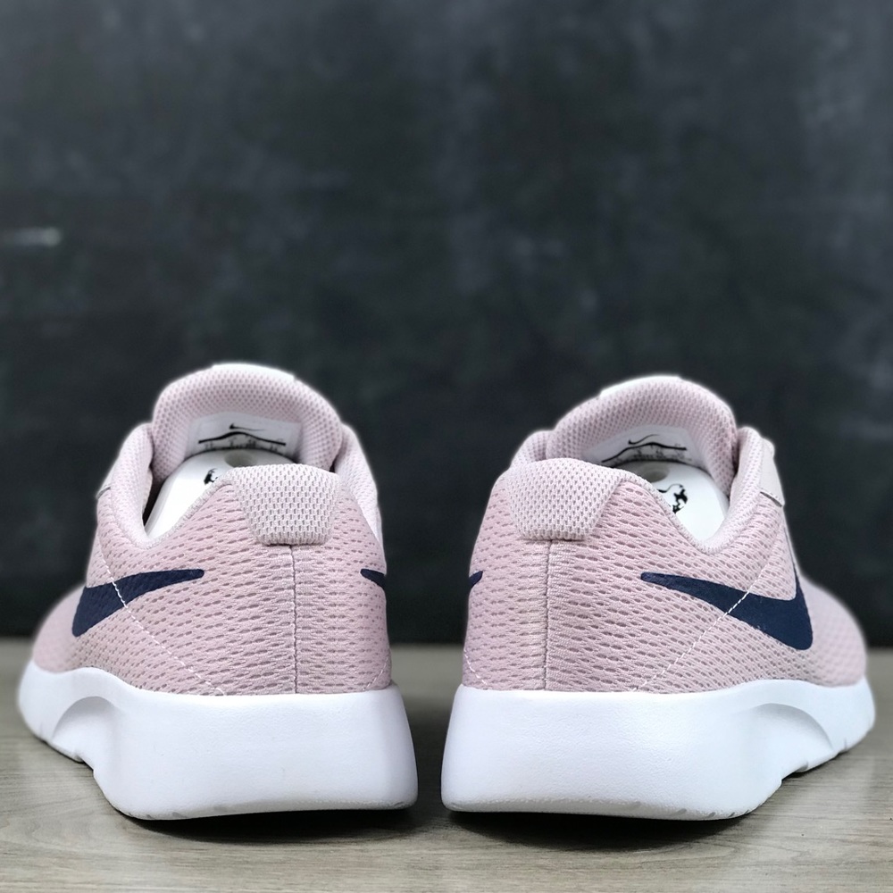 Woman’s Nike Tanjun Sneakers * - Picture 4 of 8